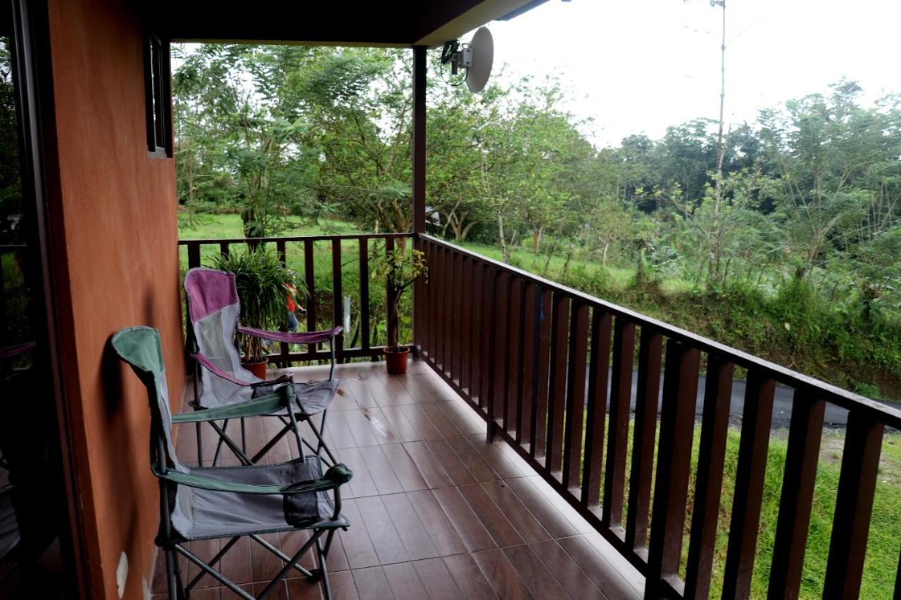 Green Leaf House La Fortuna Bagian luar foto