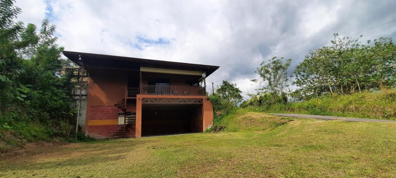 Green Leaf House La Fortuna Bagian luar foto