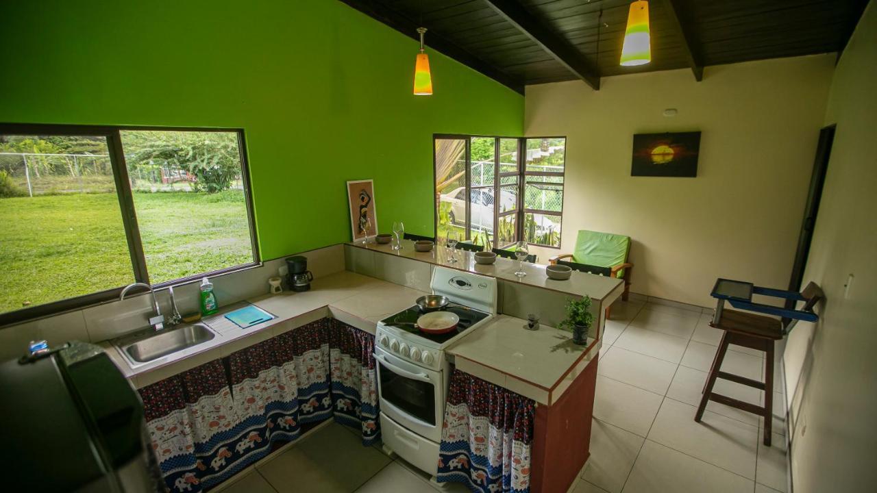 Green Leaf House La Fortuna Bagian luar foto