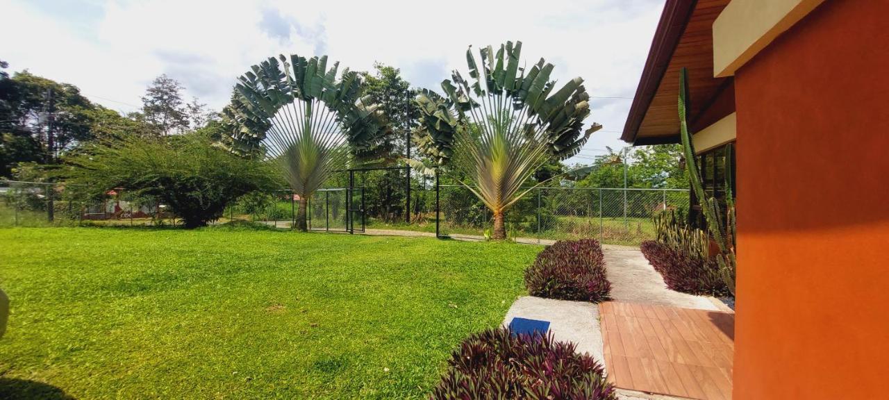 Green Leaf House La Fortuna Bagian luar foto