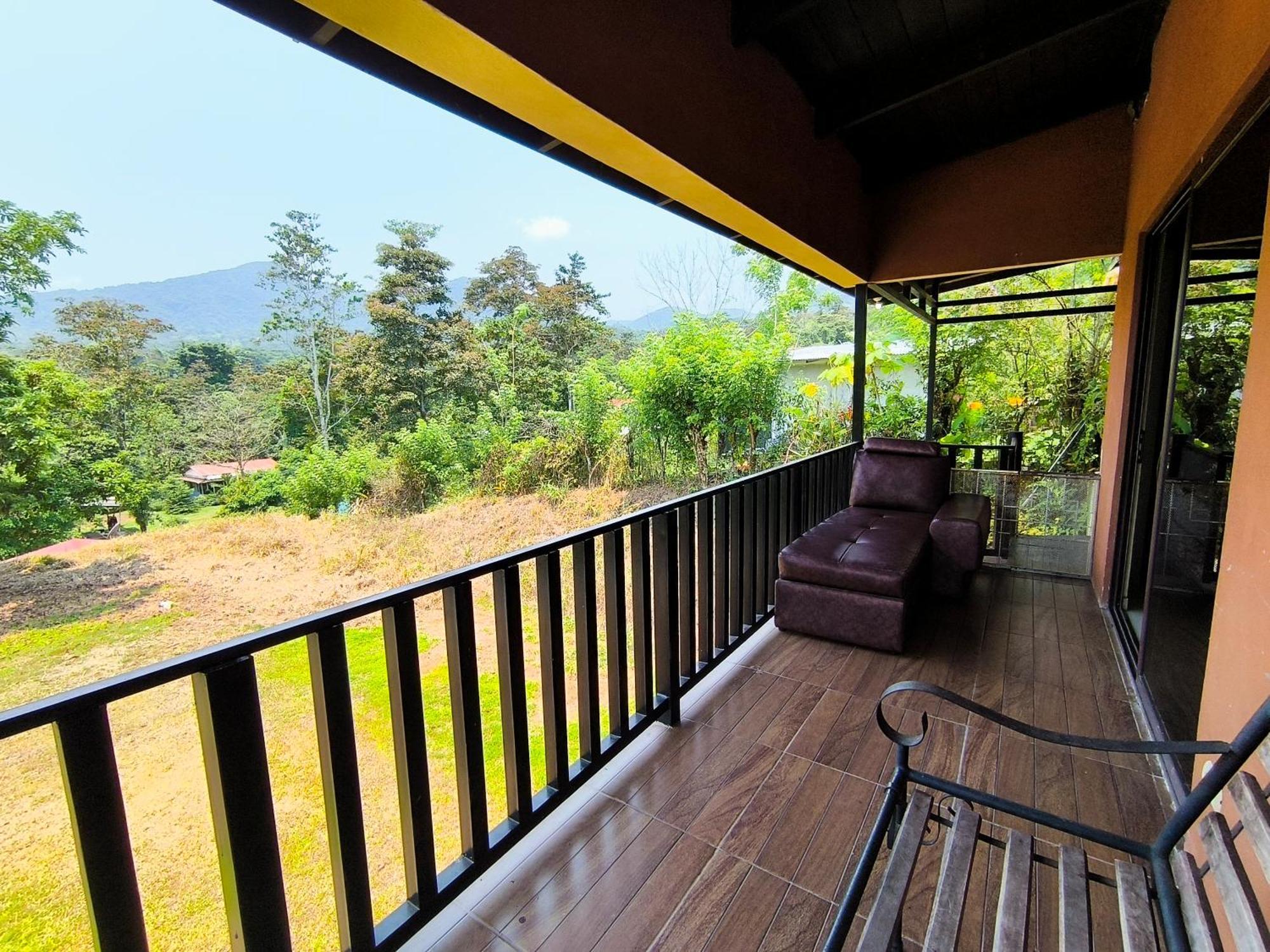 Green Leaf House La Fortuna Bagian luar foto